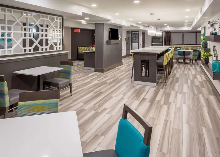 Hampton Inn Monterey